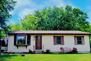 704 S 22nd St, Chesterton, IN 46304 - Photo 1