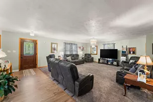 33 E Washington Ave, Hobart, IN 46342 - Photo 6