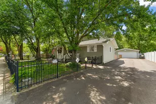 33 E Washington Ave, Hobart, IN 46342 - Photo 4