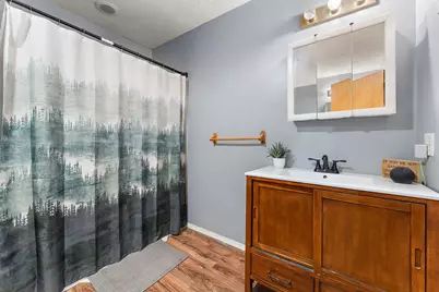 33 E Washington Avenue, Hobart, IN 46342 - Photo 18