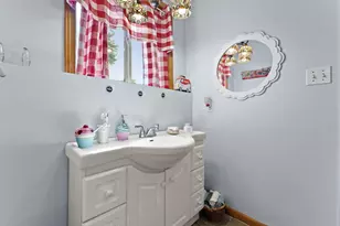 33 E Washington Ave, Hobart, IN 46342 - Photo 24