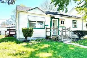 117 N Calumet Ave, Michigan City, IN 46360 - Photo 2