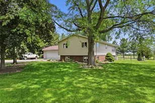 13875 Delaware St, Crown Point, IN 46307 - Photo 2