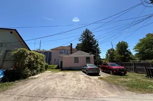 320 E 8th, Michigan City, IN 46360 - Photo 4