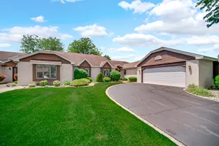32 Gleneagles Dr, Schererville, IN 46375 - Photo 2