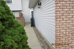 2564 Oakwood Dr, Crown Point, IN 46307 - Photo 2