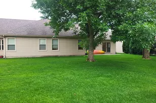 10016 Wildwood Ln, Highland, IN 46322 - Photo 4