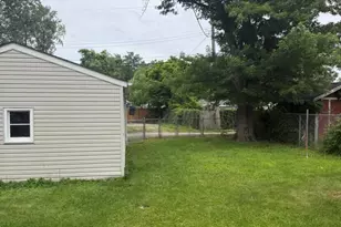 227 N Delaware St, Hobart, IN 46342 - Photo 10
