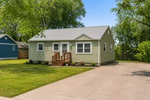 228 Oak St, Crown Point, IN 46307 - Photo 2
