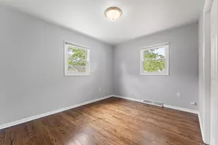 228 Oak St, Crown Point, IN 46307 - Photo 12