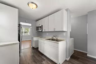 228 Oak St, Crown Point, IN 46307 - Photo 6