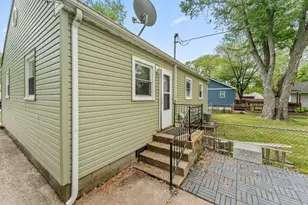 228 Oak St, Crown Point, IN 46307 - Photo 12