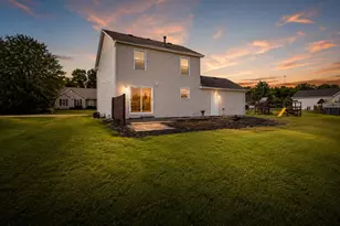 204 Walnut Crossing Dr, Walkerton, IN 46574 - Photo 4