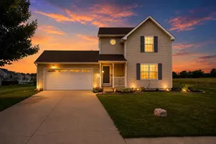 204 Walnut Crossing Dr, Walkerton, IN 46574 - Photo 2