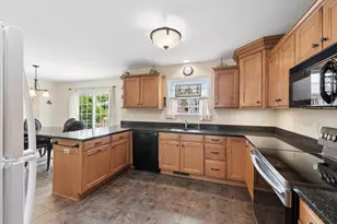 209 Sunflower Dr, Valparaiso, IN 46383 - Photo 6