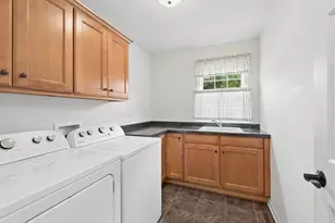 209 Sunflower Dr, Valparaiso, IN 46383 - Photo 12