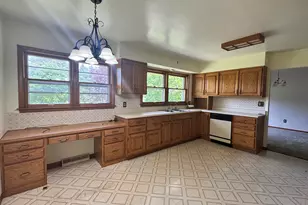 570 E Amsler Rd, Rensselaer, IN 47978 - Photo 6