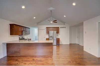 902 Institute Street, Valparaiso, IN 46383 - Photo 6