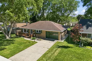 613 E Ash Pl, Griffith, IN 46319 - Photo 2