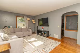 211 Woodland Dr, Lowell, IN 46356 - Photo 6