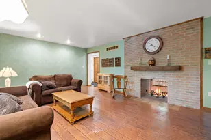 130 Woodland Hickory Ct, Valparaiso, IN 46385 - Photo 10