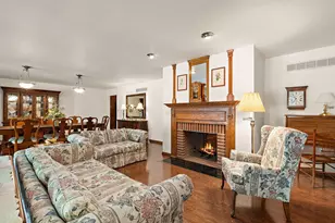 130 Woodland Hickory Ct, Valparaiso, IN 46385 - Photo 4