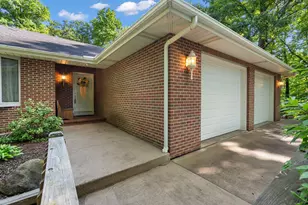 130 Woodland Hickory Ct, Valparaiso, IN 46385 - Photo 2