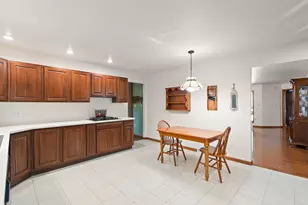 130 Woodland Hickory Ct, Valparaiso, IN 46385 - Photo 14
