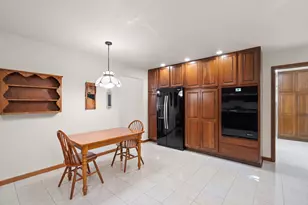 130 Woodland Hickory Ct, Valparaiso, IN 46385 - Photo 14
