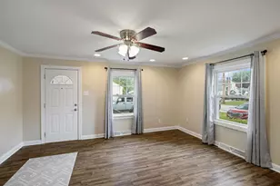 611 W North St, Crown Point, IN 46307 - Photo 4