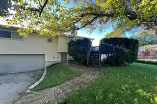 9508 Southwood Dr, Munster, IN 46321 - Photo 2