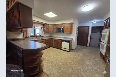 142 Curtis Drive, Valparaiso, IN 46383 - Photo 8