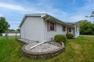 897 Apache Ln, Lowell, IN 46356 - Photo 30