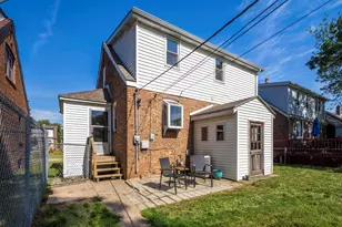 6828 Schneider Ave, Hammond, IN 46323 - Photo 6