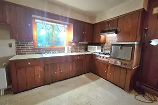 603 E Sigler St, Hebron, IN 46341 - Photo 6