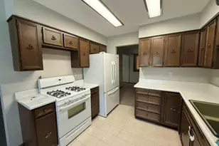 1850 W 53rd Ave, Merrillville, IN 46410 - Photo 8