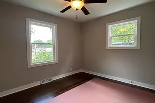 1001 W 38th Pl, Hobart, IN 46342 - Photo 12