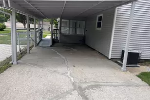 1001 W 38th Pl, Hobart, IN 46342 - Photo 16