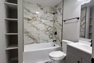 1001 W 38th Pl, Hobart, IN 46342 - Photo 6