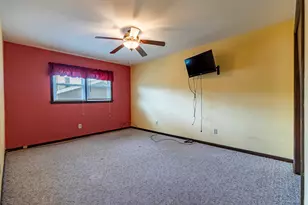9205 Idlewild Dr, Highland, IN 46322 - Photo 14