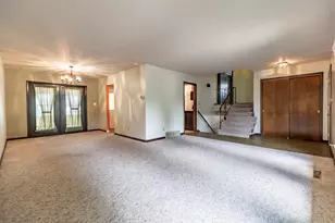 9205 Idlewild Dr, Highland, IN 46322 - Photo 16