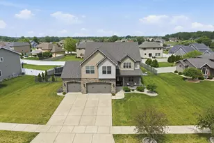 9967 Wisteria Ln, Saint John, IN 46373 - Photo 2