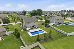 9967 Wisteria Ln, Saint John, IN 46373 - Photo 4