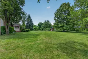 568 Shatz Dr N, Valparaiso, IN 46385 - Photo 4