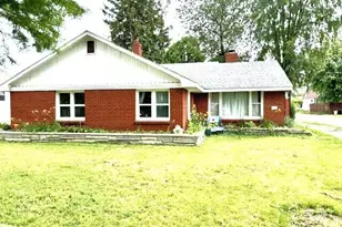 829 W Washington St, Rensselaer, IN 47978 - Photo 1