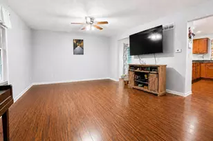 1604 Hickory St SW, Demotte, IN 46310 - Photo 4