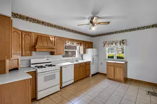 8 E Moore St, Hanna, IN 46340 - Photo 10
