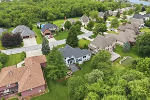 10629 Erie Dr, Crown Point, IN 46307 - Photo 40