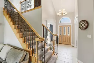10629 Erie Dr, Crown Point, IN 46307 - Photo 6