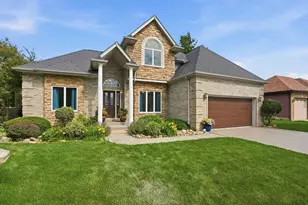 10629 Erie Dr, Crown Point, IN 46307 - Photo 4